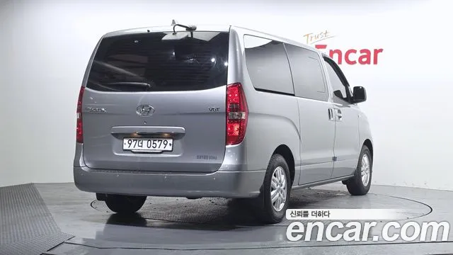Hyundai Starex 2020 — фото 2
