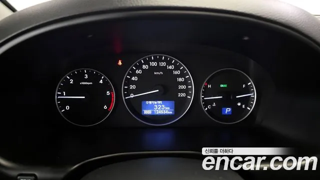 Hyundai Starex 2020 — фото 11