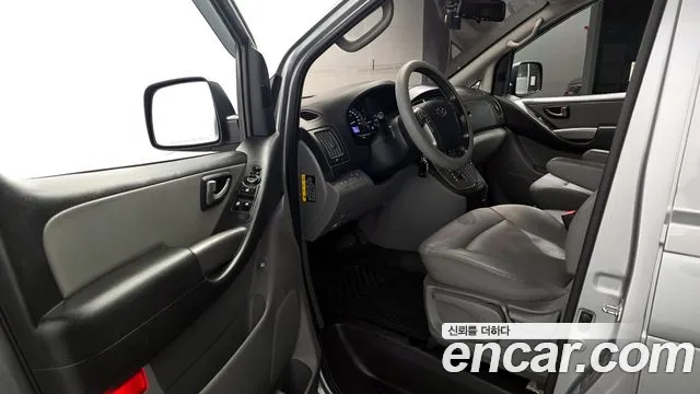 Hyundai Starex 2020 — фото 13