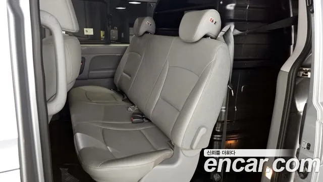 Hyundai Starex 2020 — фото 18