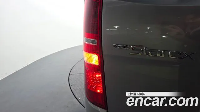 Hyundai Starex 2020 — фото 9