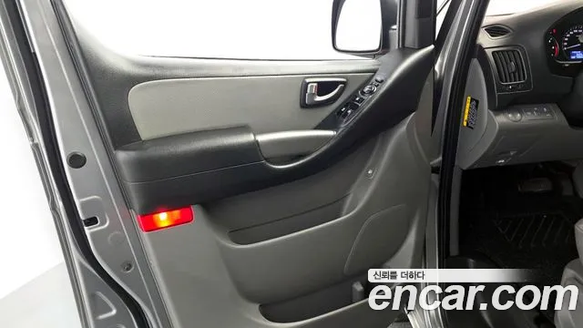 Hyundai Starex 2020 — фото 14