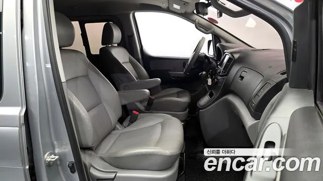 Hyundai Starex 2020 — фото 16