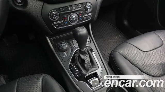 Jeep Cherokee 2021 — фото 12