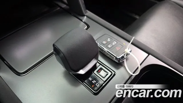 Land Rover Discovery Sport 2025 — фото 9