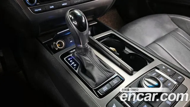 Hyundai Genesis 2015 — фото 12