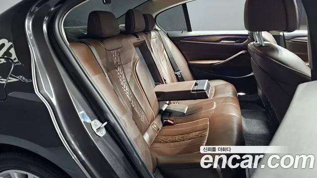 BMW 5-Series 2019 — фото 12