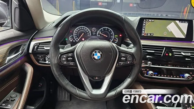BMW 5-Series 2019 — фото 13
