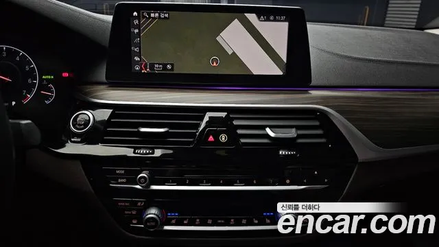 BMW 5-Series 2019 — фото 14