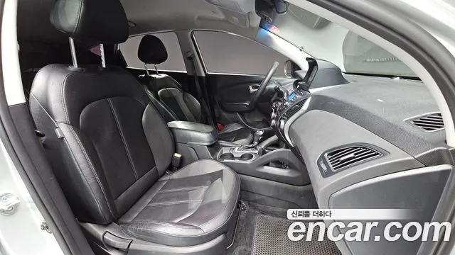 Hyundai Tucson 2015 — фото 10