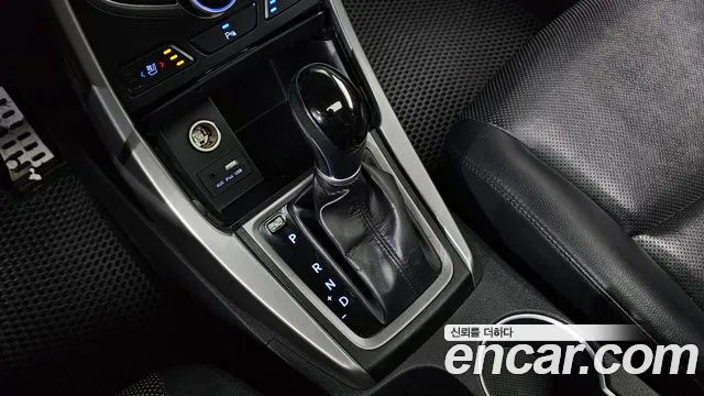 Hyundai AVANTE 2016 — фото 12