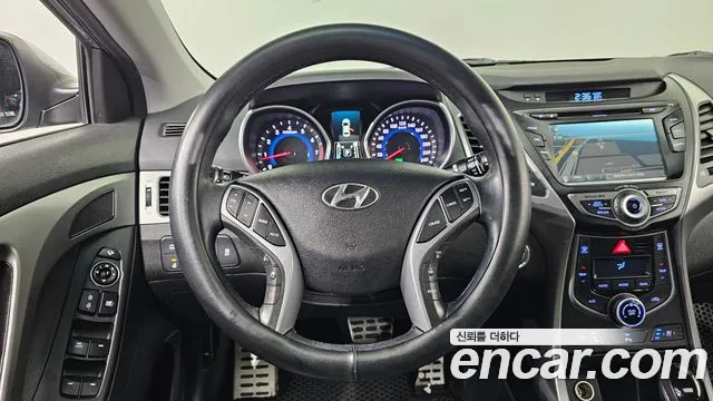 Hyundai AVANTE 2016 — фото 20