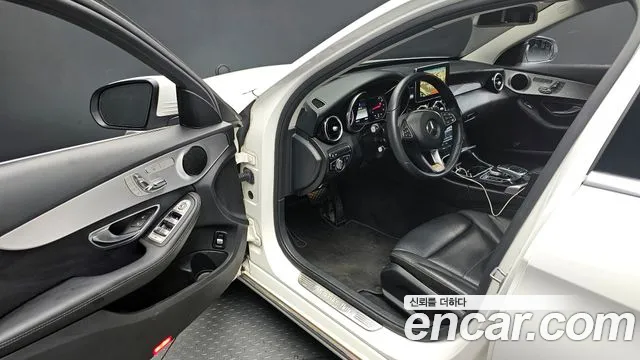 Mercedes-Benz C-Class 2018 — фото 10
