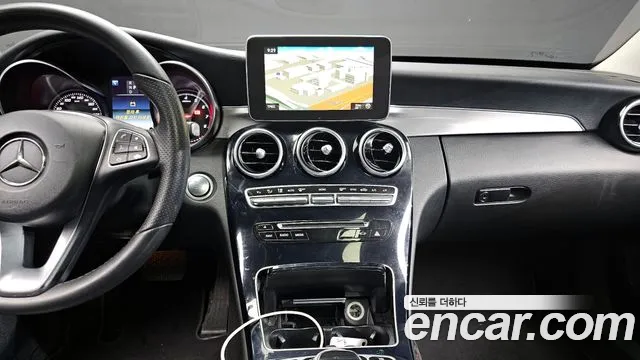 Mercedes-Benz C-Class 2018 — фото 13