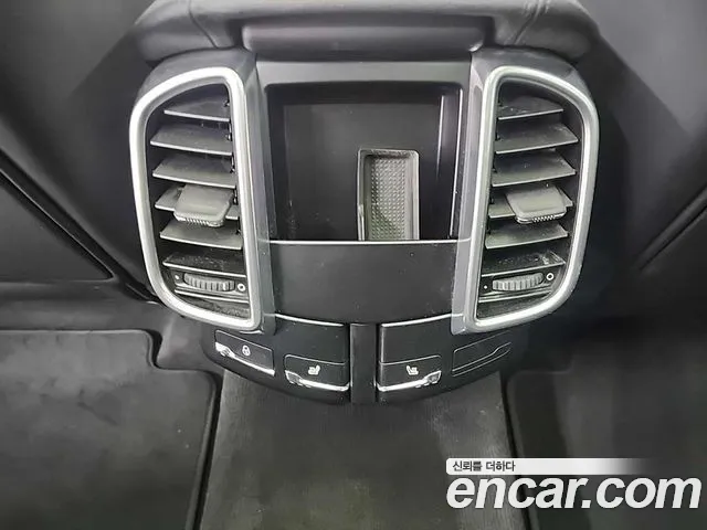 Porsche Cayenne 2015 — фото 12