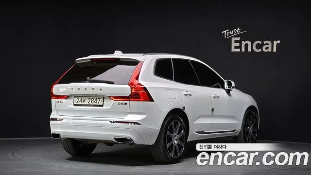 Volvo XC60 2019 — фото 2