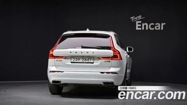 Volvo XC60 2019 — фото 4