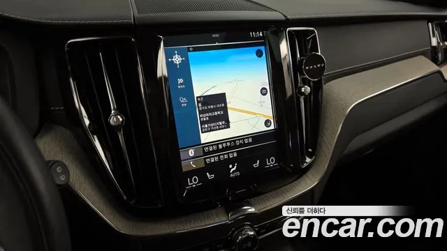 Volvo XC60 2019 — фото 14
