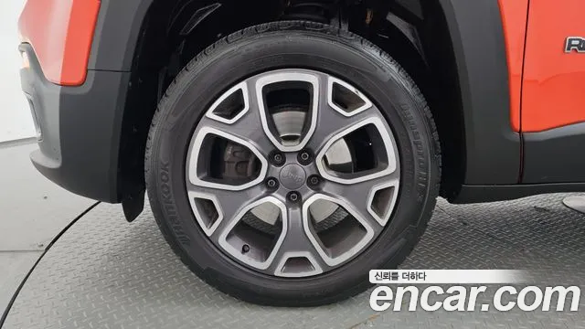 Jeep Renegade 2015 — фото 4