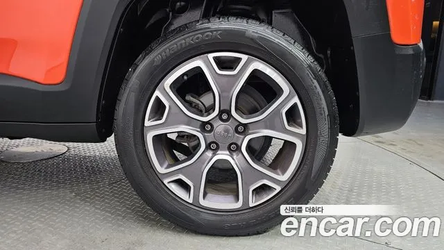 Jeep Renegade 2015 — фото 6