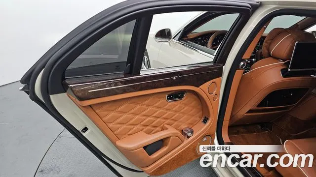 Bentley Mulsanne 2018 — фото 15