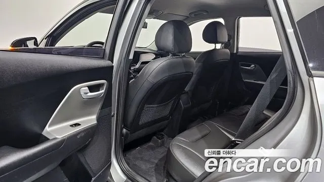 Kia Niro 2020 — фото 18