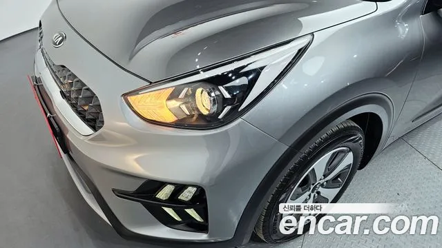 Kia Niro 2020 — фото 8