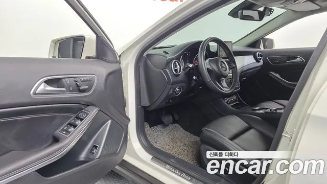 Mercedes-Benz GLA-Class 2016 — фото 10