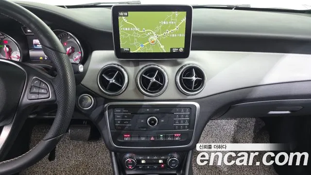 Mercedes-Benz GLA-Class 2016 — фото 14