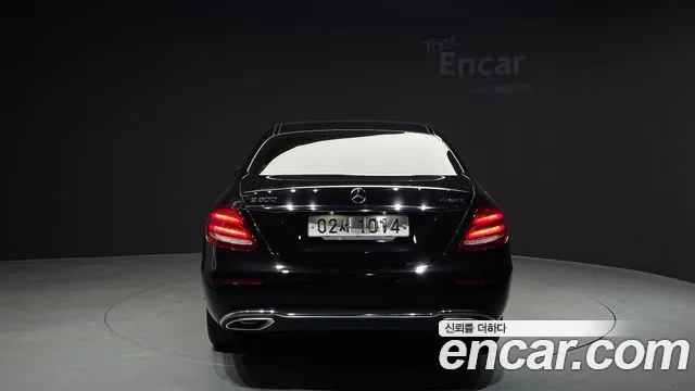 Mercedes-Benz E-Class 2018 — фото 4