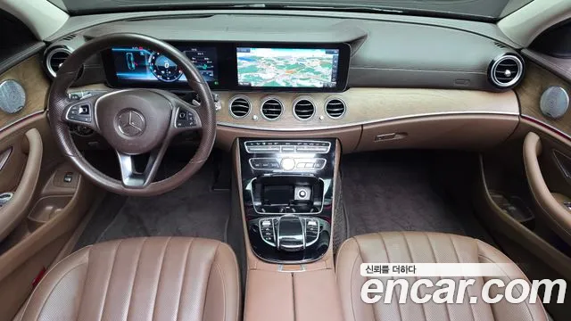 Mercedes-Benz E-Class 2018 — фото 10