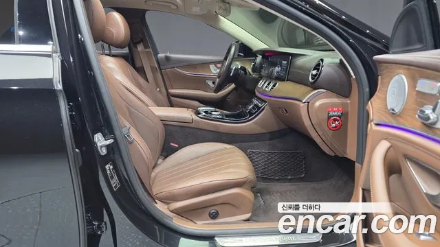 Mercedes-Benz E-Class 2018 — фото 17