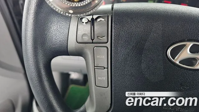 Hyundai Starex 2013 — фото 16
