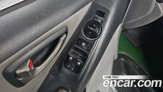 Hyundai Starex 2013 — фото 19