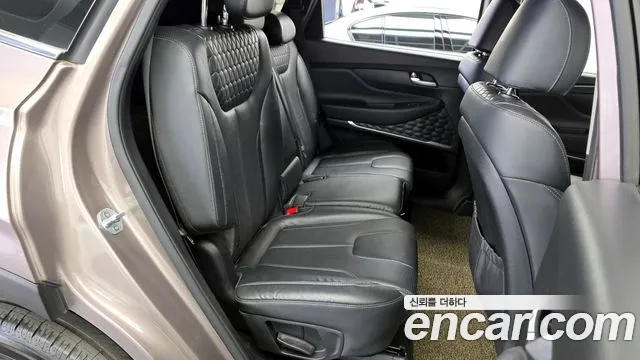 Hyundai Santafe 2019 — фото 11