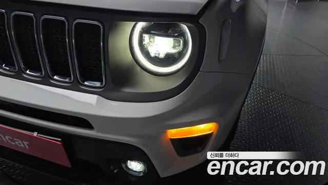 Jeep Renegade 2021 — фото 8