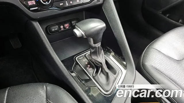 Kia Niro 2018 — фото 9