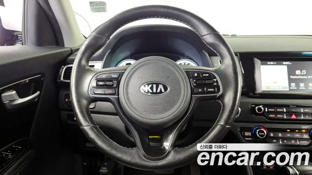Kia Niro 2018 — фото 13