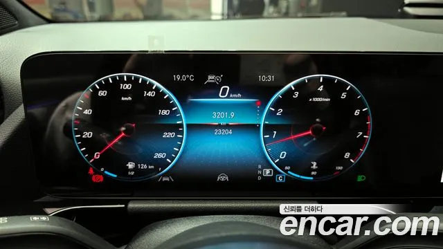Mercedes-Benz GLA-Class 2022 — фото 11