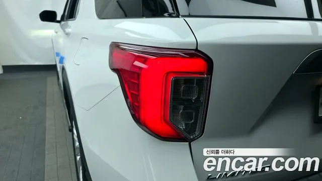 Ford Explorer 2020 — фото 9
