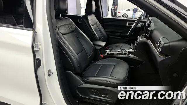 Ford Explorer 2020 — фото 16