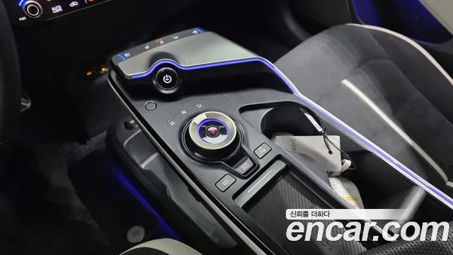 Kia EV6 2025 — фото 12