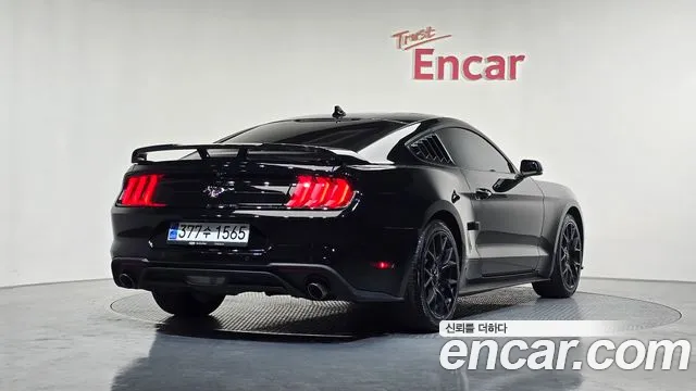Ford Mustang 2020 — фото 2