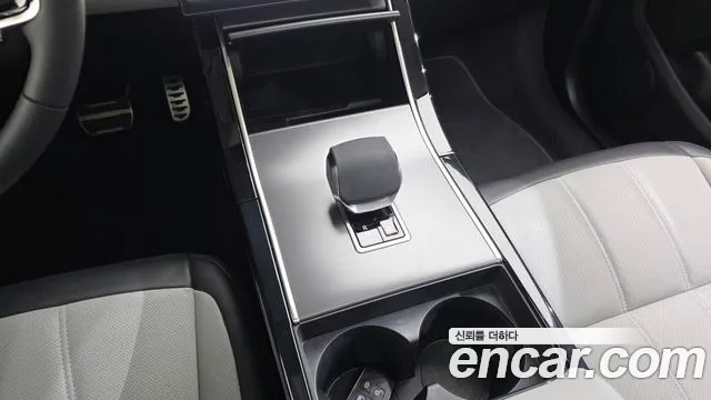 Land Rover Range Rover Evoque 2025 — фото 18