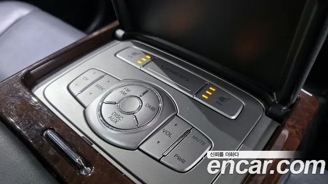 Hyundai Genesis 2009 — фото 17