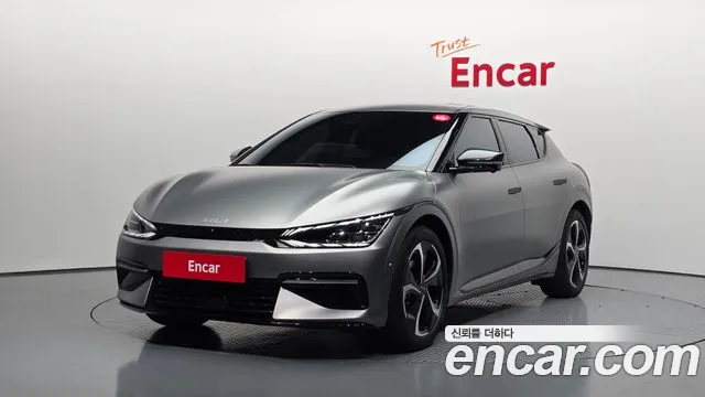 Kia EV6 2023 — фото 1