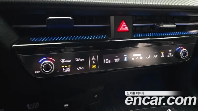 Kia EV6 2023 — фото 17