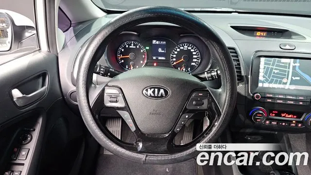 Kia K3 2016 — фото 12