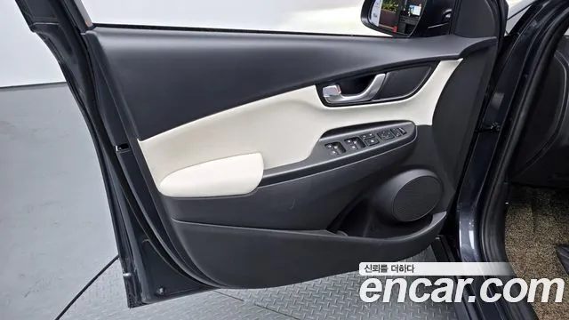 Hyundai Kona 2023 — фото 13
