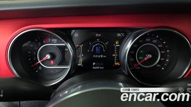 Jeep Wrangler 2020 — фото 10